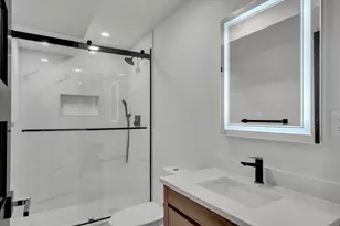 1242 Beacon St, Newton, MA 02468 - Photo 25