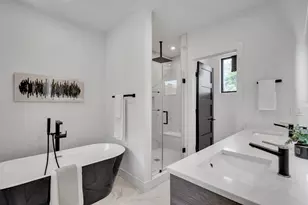 1242 Beacon St, Newton, MA 02468 - Photo 15