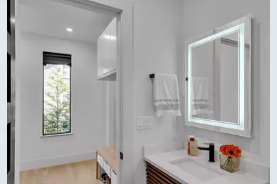 1242 Beacon St, Newton, MA 02468 - Photo 7
