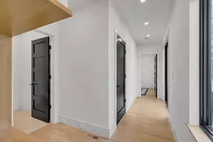 1242 Beacon St, Newton, MA 02468 - Photo 7