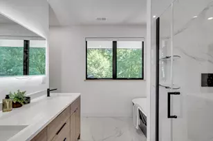1242 Beacon St, Newton, MA 02468 - Photo 17
