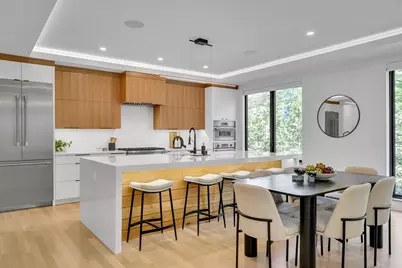 1242 Beacon St, Newton, MA 02468 - Photo 3