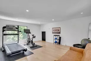 1242 Beacon St, Newton, MA 02468 - Photo 23