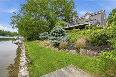 18 Sunset Dr, Millbury, MA 01527 - Photo 3
