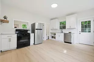6 Walker Ct, Southbridge, MA 01550 - Photo 3