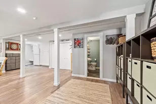 14 Rockwood St, Melrose, MA 02176 - Photo 25