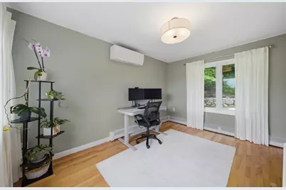 18 Travis Dr, Newton, MA 02467 - Photo 7