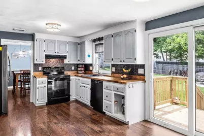 24 Lantern Ln, Milford, MA 01757 - Photo 7