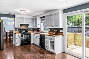 24 Lantern Ln, Milford, MA 01757 - Photo 7