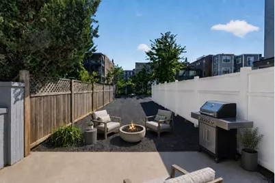 31 Everett St, Boston, MA 02128 - Photo 3