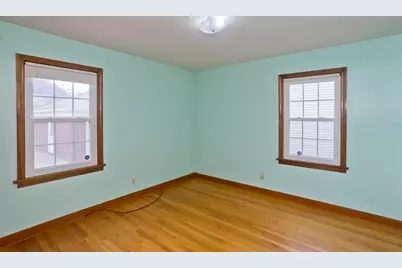 115 Bonneville Ave, Chicopee, MA 01013 - Photo 9