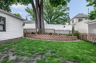 77 Hawthorn St, Lowell, MA 01851 - Photo 23
