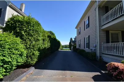 33 W Emerson St #1, Melrose, MA 02176 - Photo 3