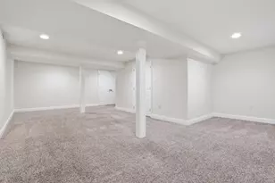 35 Casey Cir, Waltham, MA 02451 - Photo 19