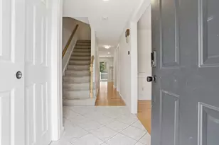 35 Casey Cir, Waltham, MA 02451 - Photo 3