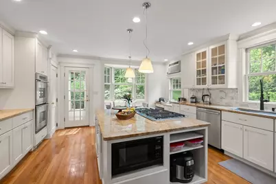 264 Mason Ter, Brookline, MA 02446 - Photo 7