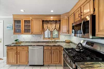 14 Belmont Rd, Burlington, MA 01803 - Photo 11