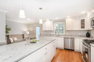 21 Franklin, Arlington, MA 02474 - Photo 3