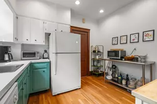 21 Milton, Somerville, MA 02144 - Photo 9