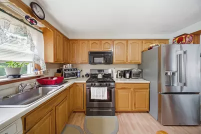 35 Purdue Dr, Milford, MA 01757 - Photo 7