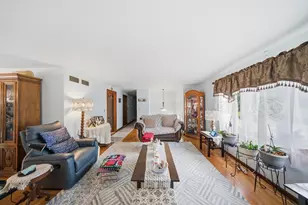 35 Purdue Dr, Milford, MA 01757 - Photo 5