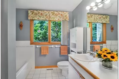 18 Puritan Dr, Oak Bluffs, MA 02557 - Photo 27
