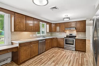 79 Spencer St, Agawam, MA 01001 - Photo 9