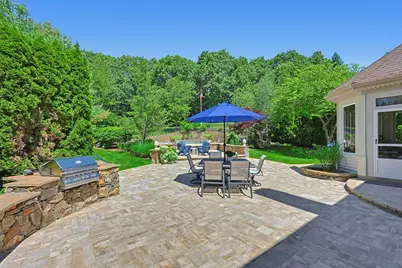 135 Pokanoket Path, Wrentham, MA 02093 - Photo 35