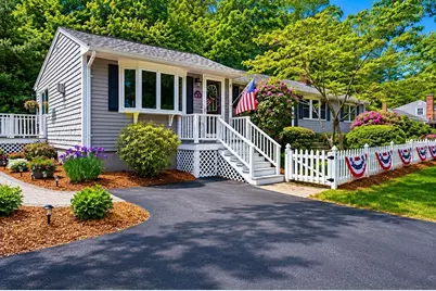 579 Walnut St, Bridgewater, MA 02324 - Photo 3