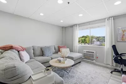 64 Foster St #305, Peabody, MA 01960 - Photo 3