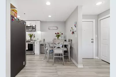 64 Foster St #305, Peabody, MA 01960 - Photo 5