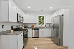 30 Buttonwood Rd, Dartmouth, MA 02748 - Photo 11