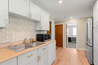 25 Wonderland Ave, Saugus, MA 01906 - Photo 13