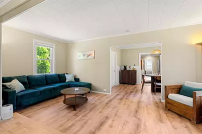 25 Wonderland Ave, Saugus, MA 01906 - Photo 7