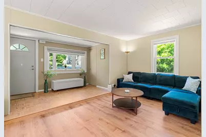 25 Wonderland Ave, Saugus, MA 01906 - Photo 5