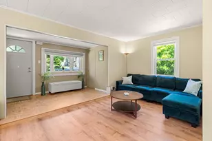 25 Wonderland Ave, Saugus, MA 01906 - Photo 5