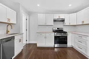 21 Dunlap St, Salem, MA 01970 - Photo 3