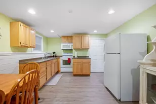 258 State St, Hanson, MA 02341 - Photo 23
