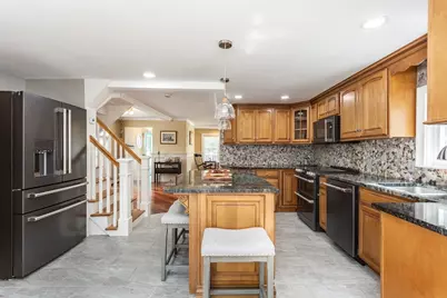 28 Winona Ave, Fairhaven, MA 02719 - Photo 9