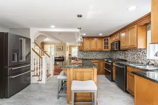 28 Winona Ave, Fairhaven, MA 02719 - Photo 9