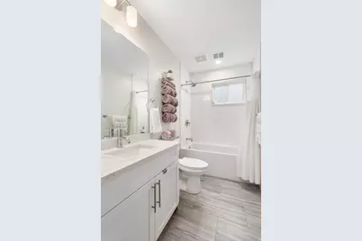 652 Hyde Park Ave. #2R, Boston, MA 02131 - Photo 25