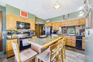 336 Davis St, New Bedford, MA 02746 - Photo 11