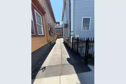 927 Broadway, Chelsea, MA 02150 - Photo 3