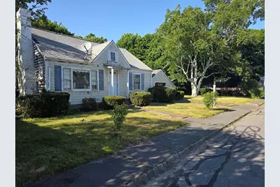 54 Oxford St, Fairhaven, MA 02719 - Photo 3