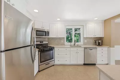 14 Raymond Rd, Chelmsford, MA 01824 - Photo 9