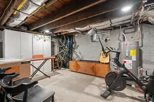 8 Bolton Pl, Boston, MA 02129 - Photo 29