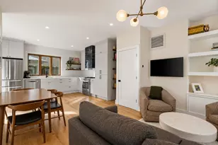 8 Bolton Pl, Boston, MA 02129 - Photo 13