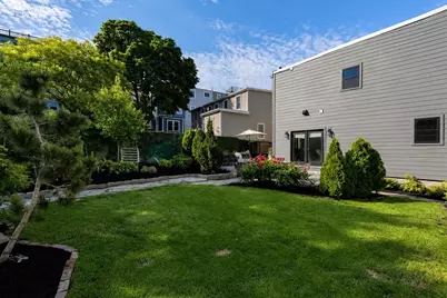 8 Bolton Pl, Boston, MA 02129 - Photo 25