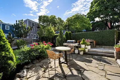 8 Bolton Pl, Boston, MA 02129 - Photo 23