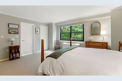 2 Hawthorne Pl #5M, Boston, MA 02114 - Photo 15